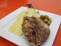 Pesca de mar marinada y mayonesa de oliva